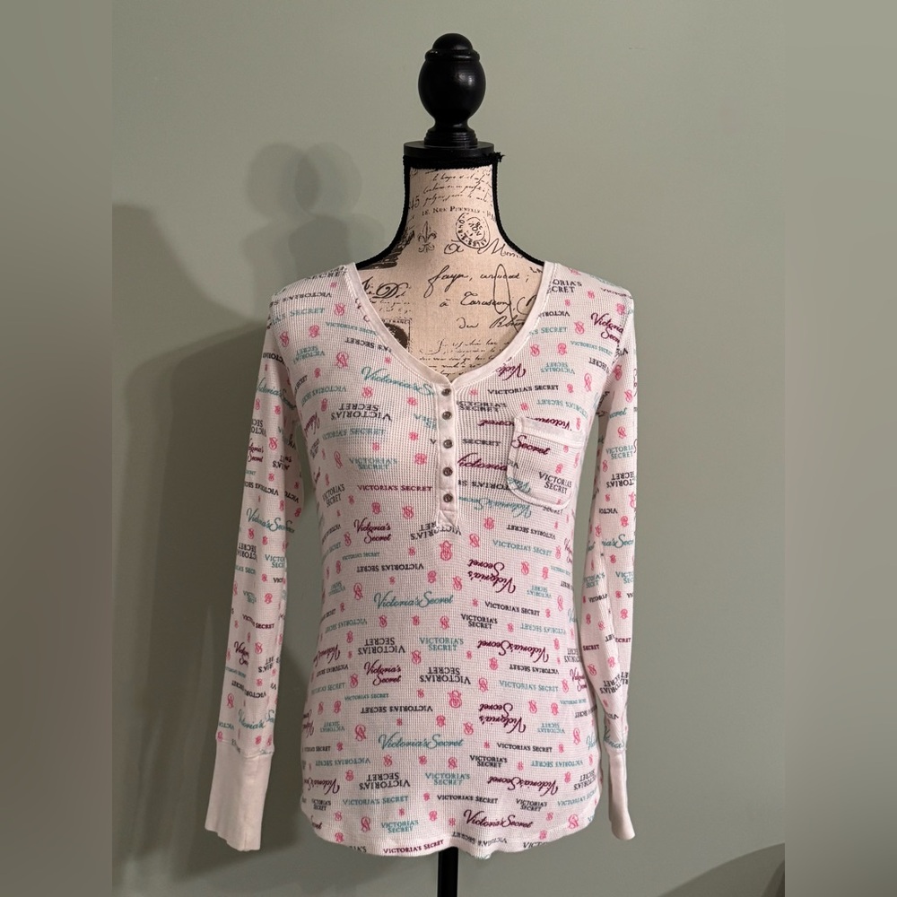 Victoria’s Secret Print Thermal Henley Long Sleeve Top Size Small